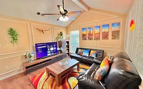 Near At&T Stadium, Uta, Globe Life, Six Flags, Dfw Airport, American Airlines Center With Games And Crib