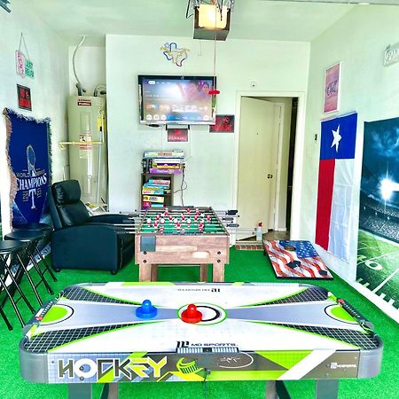 A Blissful Townhome With A Game Room Near At&T Stadium, Six Flags, Dfw Airport Arlington Exterior photo